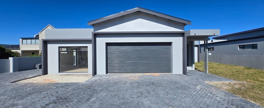 5 Bedroom Property for Sale in Kleinbaai Western Cape